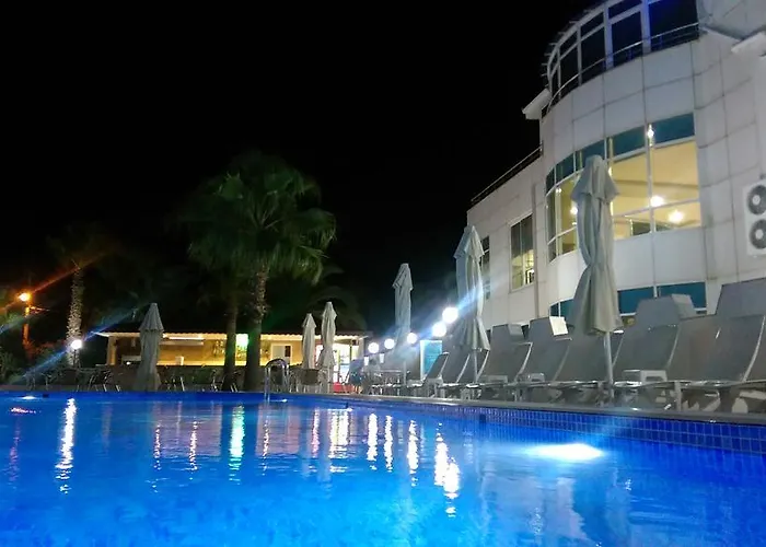 比尔卢库酒店 Ayvalı